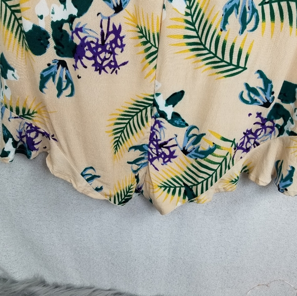 For Love & Lemons Pina Colada Scalloped Romper Lg - Picture 6 of 12